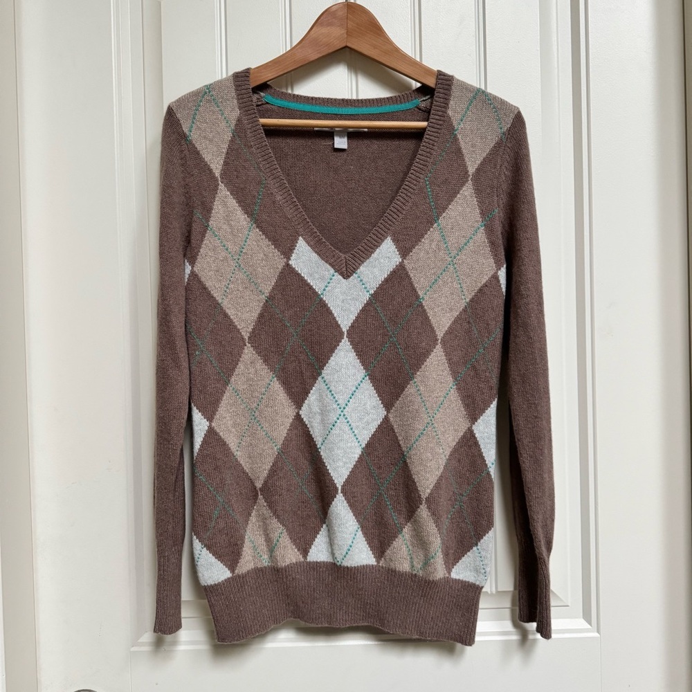 Old Navy Tan and Green Cotton Blend V-neck Argyle Sweater. Size M